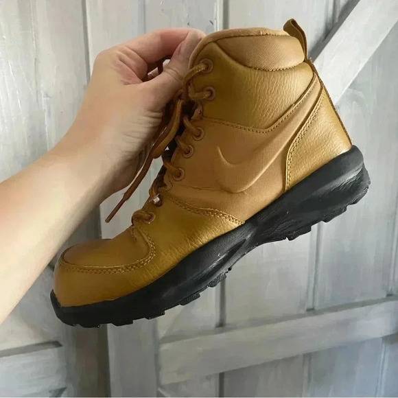 Nike Manoa LTR Big Kids' Boots Tackle Cold Wet Weather Size 4.5 Youth - Picture 8 of 17